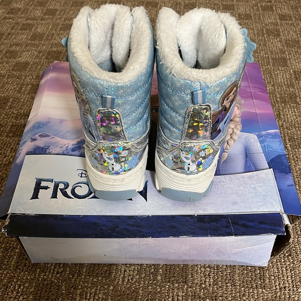 Disney’s frozen winter snow boots - Picture 3 of 6